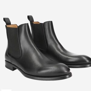 Magnanni Sleek Black Chelsea Boots